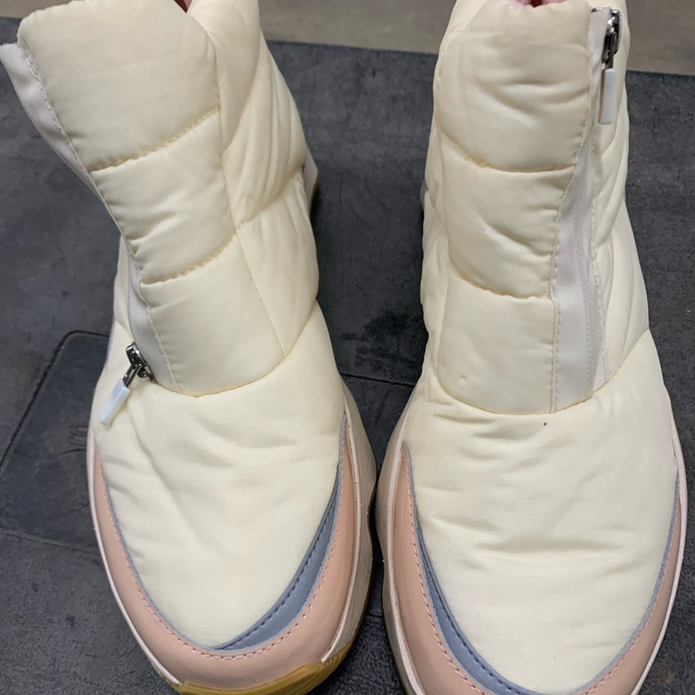 Sorel Cream and Tan Winter Boots